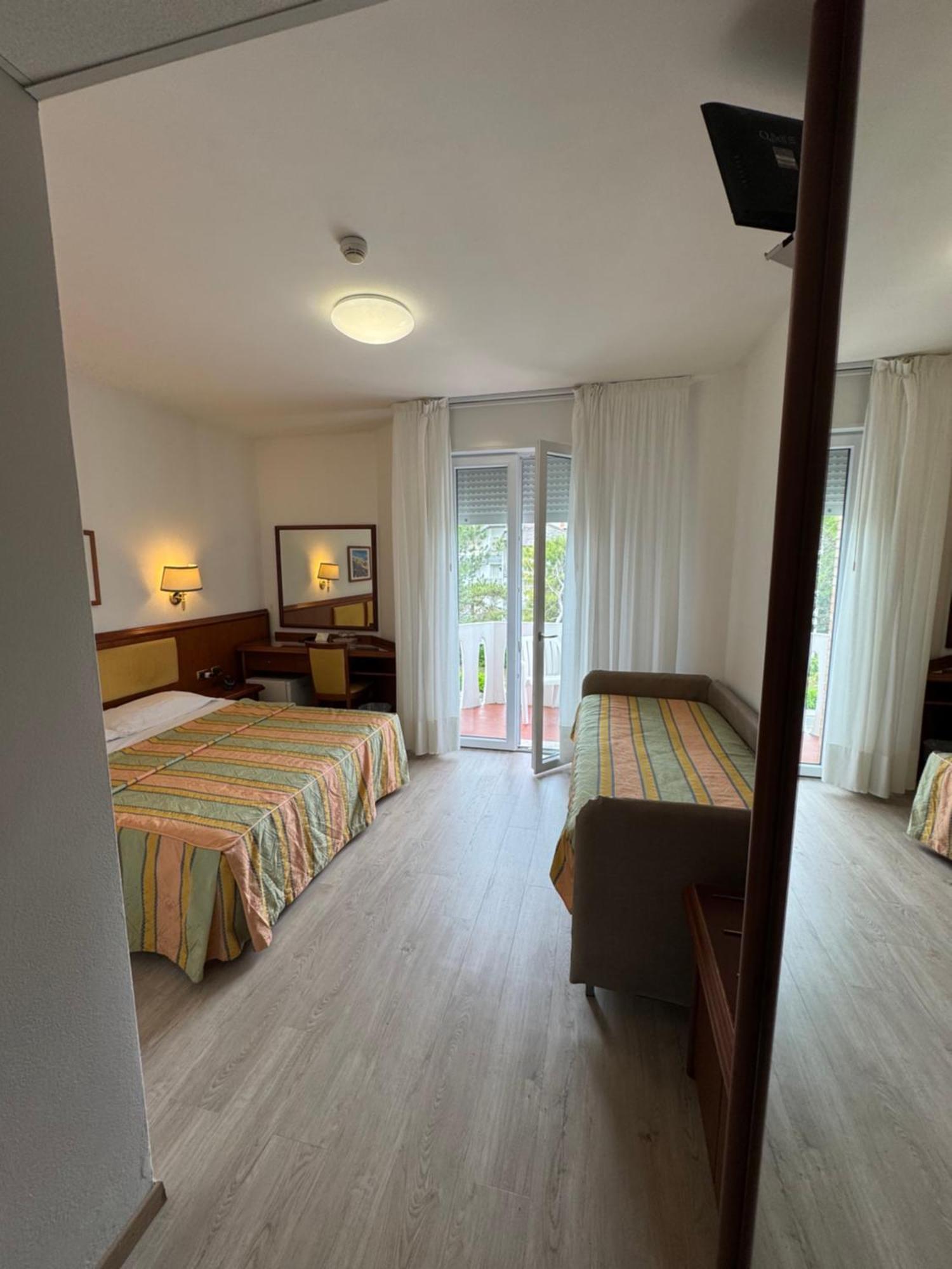 Hotel San Francisco Lignano Sabbiadoro Zewnętrze zdjęcie